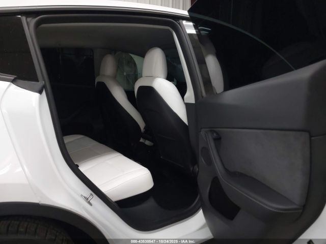 2022 TESLA MODEL Y 7SAYGDEF8NF543398 Photo 7