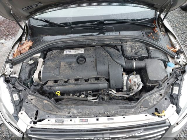 2015 VOLVO XC60 YV4902RB7F2616912 Photo 9