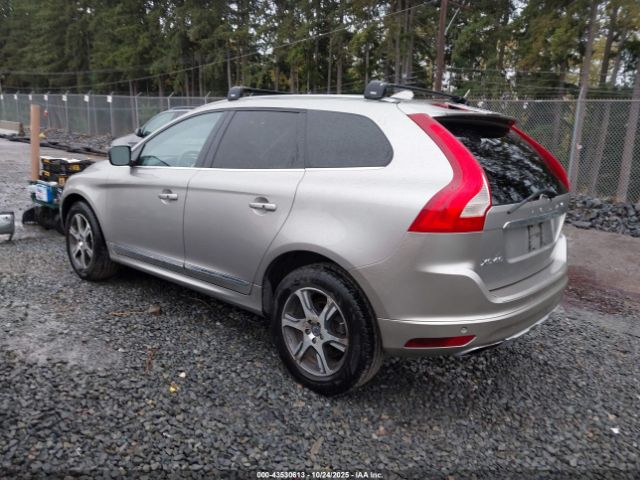 2015 VOLVO XC60 YV4902RB7F2616912 Photo 2