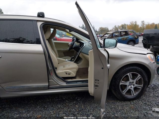 2015 VOLVO XC60 YV4902RB7F2616912 Photo 4