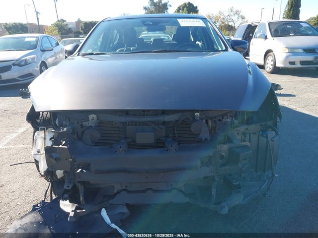 3MZBN1V30JM230085 Mazda Mazda3 Touring
