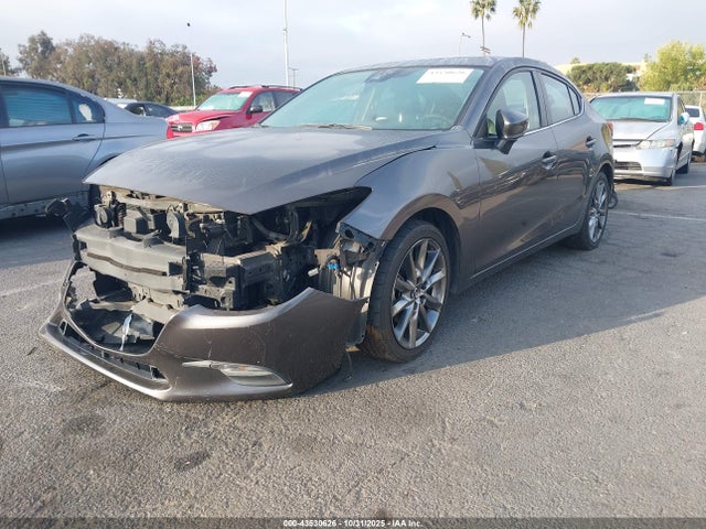 3MZBN1V30JM230085 Mazda Mazda3 Touring