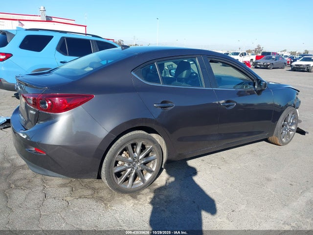 3MZBN1V30JM230085 Mazda Mazda3 Touring