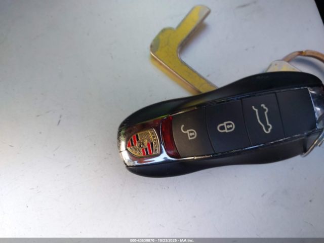 2017 PORSCHE MACAN WP1AG2A51HLB56529 Photo 10