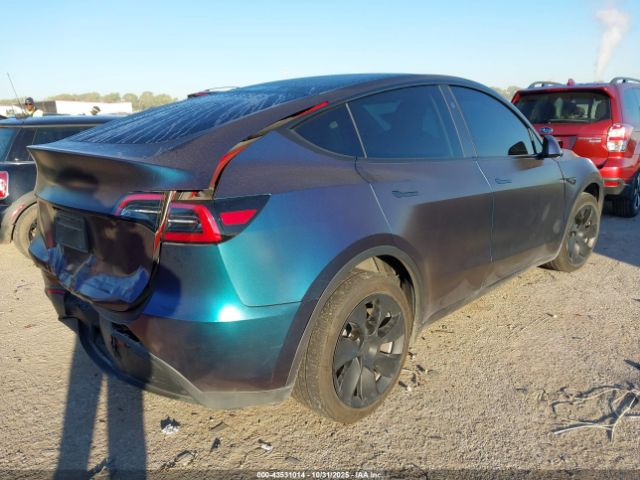 2024 TESLA MODEL Y 7SAYGDEE8RA232743 Photo 3
