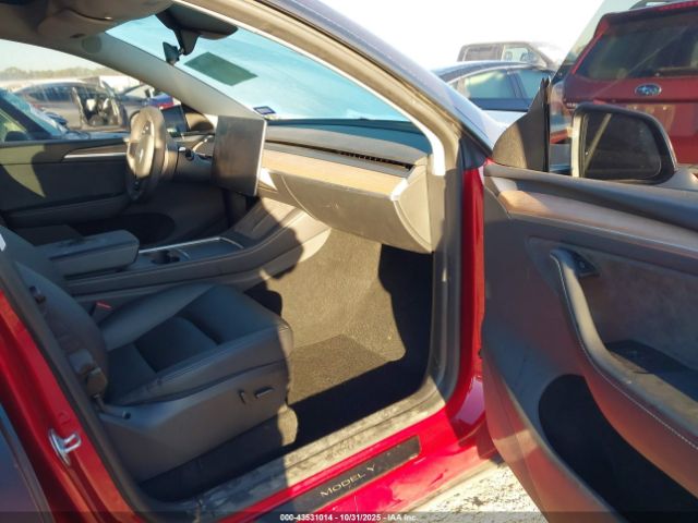 2024 TESLA MODEL Y 7SAYGDEE8RA232743 Photo 4