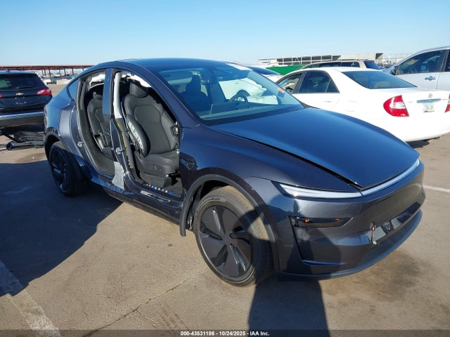 2026 TESLA MODEL Y 7SAYGDED9TA490011 Photo 0