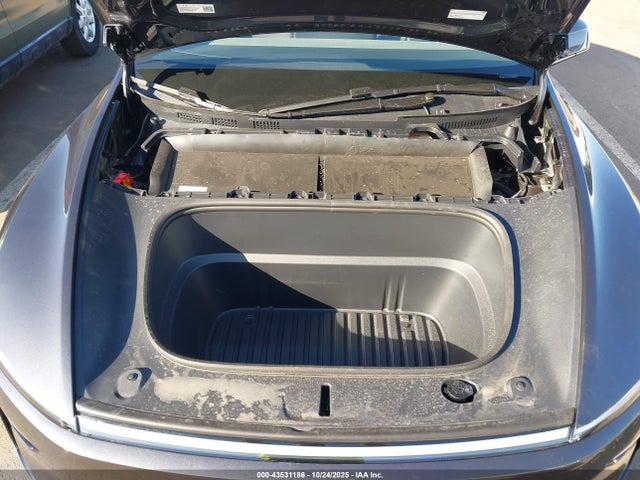 2026 TESLA MODEL Y 7SAYGDED9TA490011 Photo 9