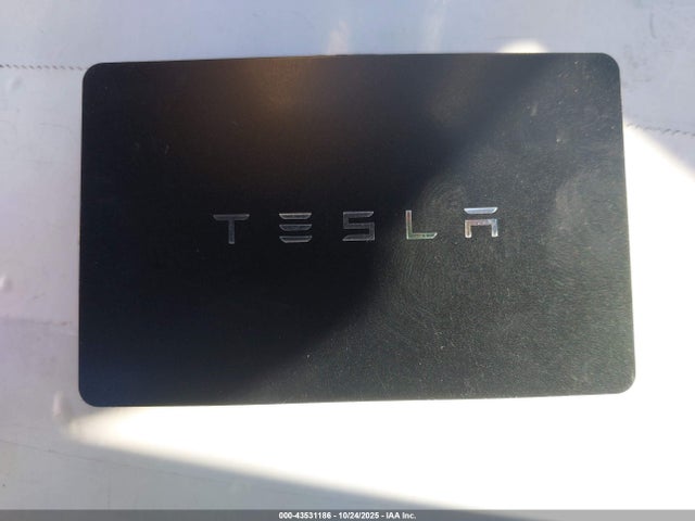 2026 TESLA MODEL Y 7SAYGDED9TA490011 Photo 10