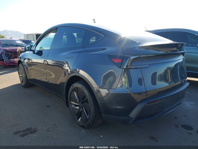 2026 TESLA MODEL Y 7SAYGDED9TA490011 Photo 2