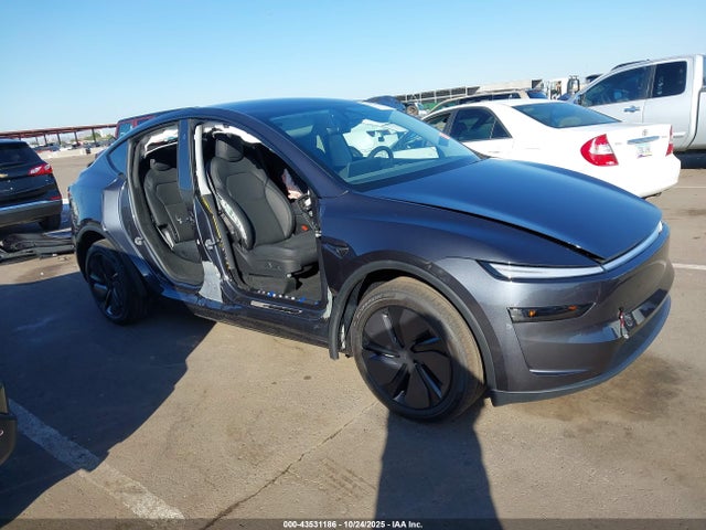 2026 TESLA MODEL Y 7SAYGDED9TA490011 Photo 5