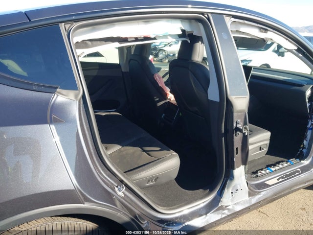 2026 TESLA MODEL Y 7SAYGDED9TA490011 Photo 7