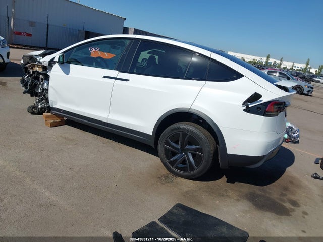 2026 TESLA MODEL X 7SAXCAE5XTF475020 Photo 2