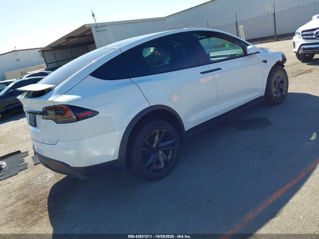 2026 TESLA MODEL X 7SAXCAE5XTF475020 Photo 3