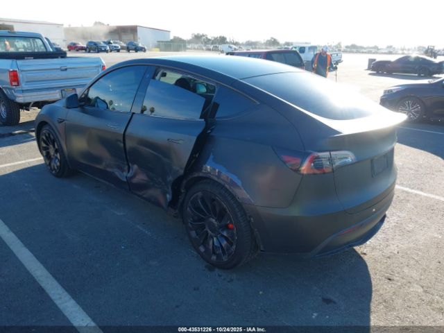 2022 TESLA MODEL Y 7SAYGDEF9NF492932 Photo 2