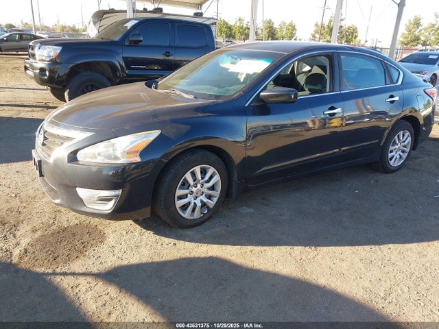 Nissan Altima 2.5 S 2015 1N4AL3AP4FC589558 Image 2