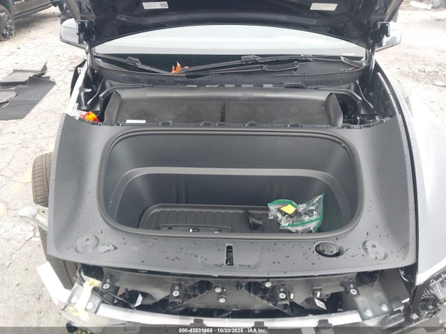 2026 TESLA MODEL Y 7SAYGDEDXTA466087 Photo 9