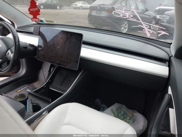 2018 TESLA MODEL 3 5YJ3E1EB2JF111764 Photo 4