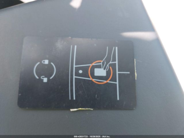 2024 TESLA MODEL Y 7SAYGDEE5RF034978 Photo 10