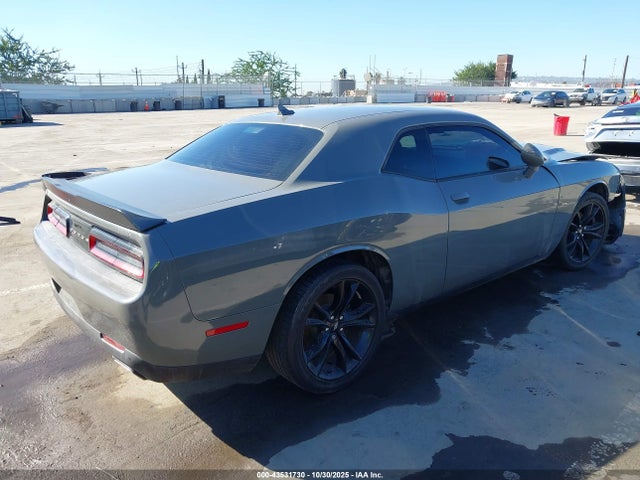 Dodge Challenger Sxt Plus 2018 2C3CDZAG8JH297117 Image 4