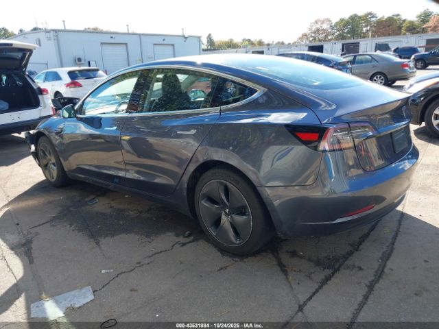 2018 TESLA MODEL 3 5YJ3E1EB6JF054372 Photo 2