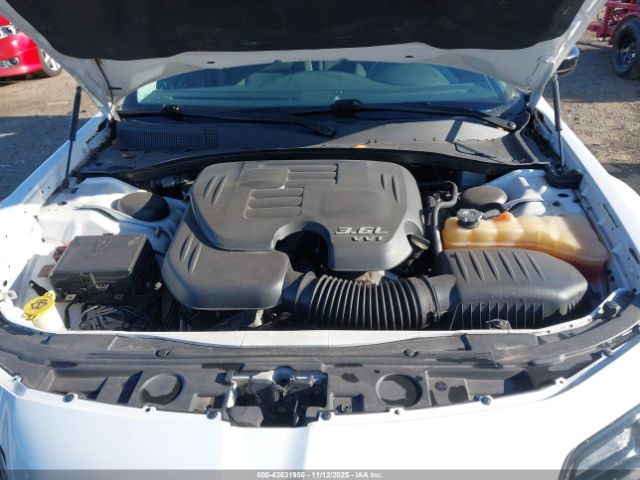 2018 CHRYSLER 300 2C3CCAAG7JH191598 Photo 9