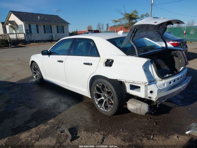 2018 CHRYSLER 300 2C3CCAAG7JH191598 Photo 2
