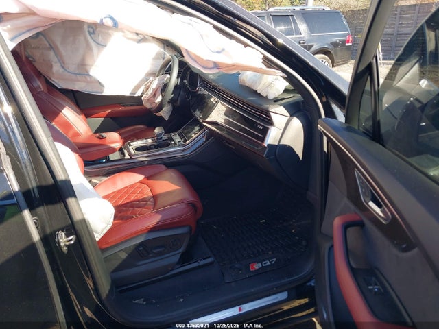 2023 AUDI SQ7 WA1VWBF76PD021744 Photo 4