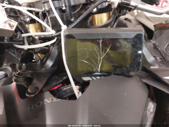 2017 HONDA CBR1000 JH2SC7707HK000647 Photo 6