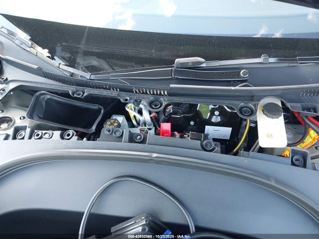 2025 TESLA MODEL 3 5YJ3E1EA1SF020171 Photo 9