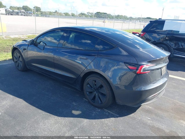 2025 TESLA MODEL 3 5YJ3E1EA1SF020171 Photo 2