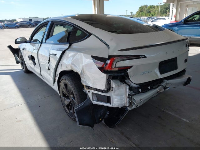 2025 TESLA MODEL 3 5YJ3E1ET6SF938788 Photo 2