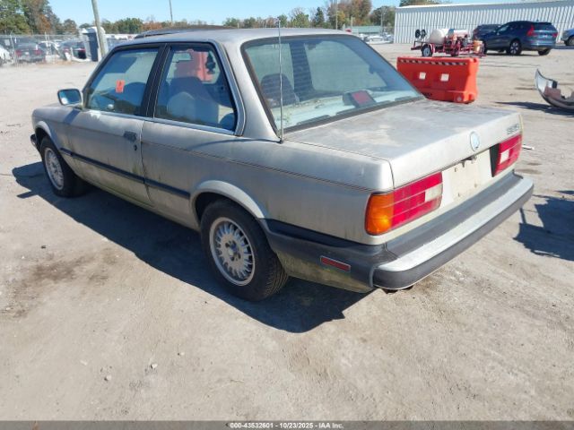 1988 BMW 325 WBAAB5402J8865963 Photo 2