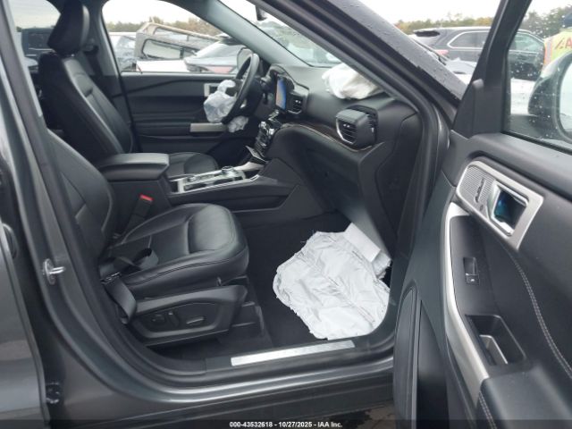 2022 FORD EXPLORER 1FMSK8FH1NGB30796 Photo 4