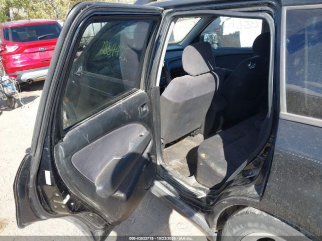 2004 MITSUBISHI OUTLANDER JA4LZ31F74U053214 Photo 7