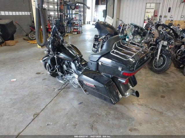 Harley-Davidson Flhtk Ultra Limited 2017 1HD1KED12HB687897 Image 3