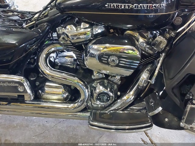 Harley-Davidson Flhtk Ultra Limited 2017 1HD1KED12HB687897 Image 8