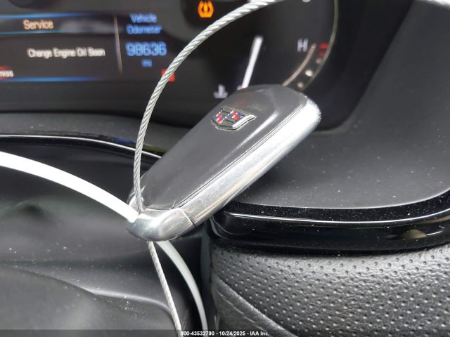 2017 CADILLAC XT5 1GYKNARS1HZ318425 Photo 10