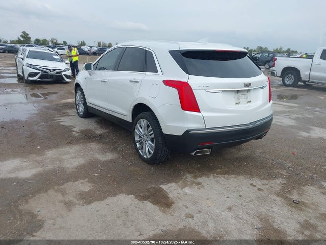 2017 CADILLAC XT5 1GYKNARS1HZ318425 Photo 2