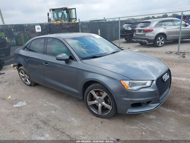 2015 AUDI A3 WAUACGFF1F1094180 Photo 0