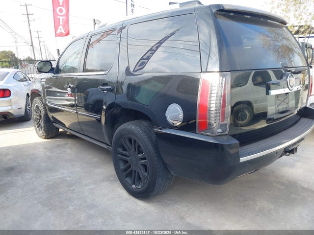 2013 CADILLAC ESCALADE 1GYS4CEF2DR128442 Photo 2