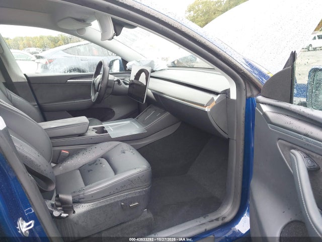2024 TESLA MODEL Y 7SAYGDEF9RA274802 Photo 4