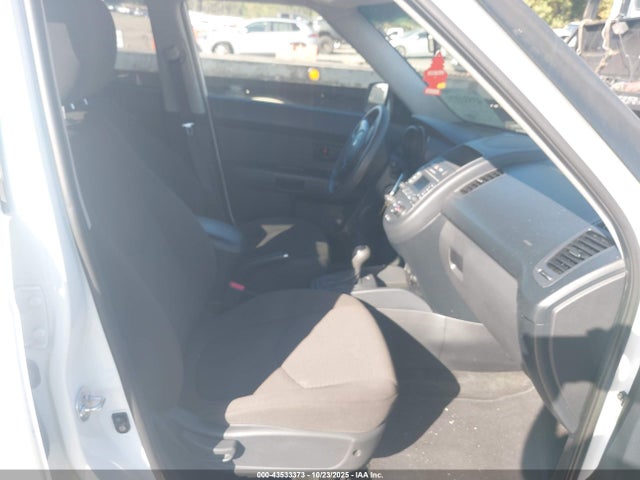 2013 Kia Soul მანქანა იყიდება აუქციონზე, vin: KNDJT2A55D7775926, აუქციონის ნომერი: 43533373