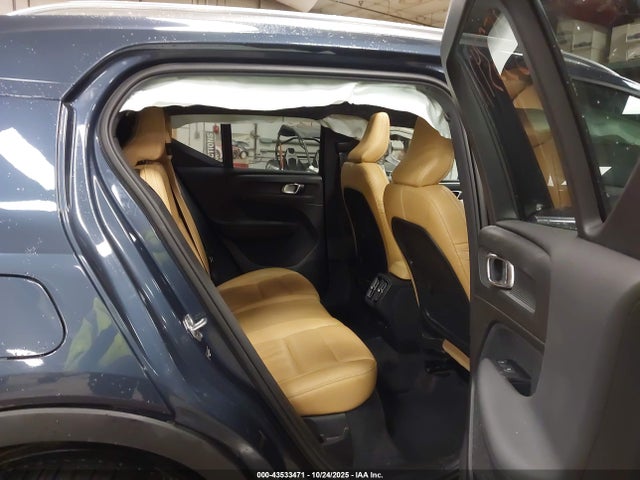2022 VOLVO XC40 YV4162UL2N2642246 Photo 7