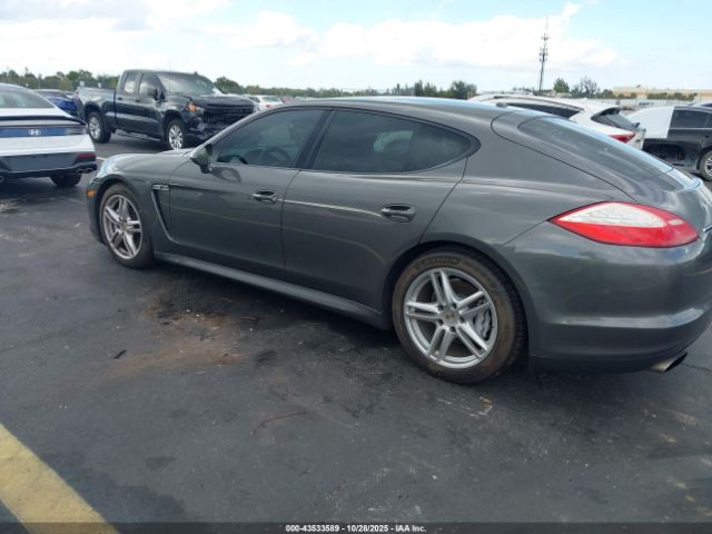 2013 PORSCHE PANAMERA WP0AA2A72DL010090 Photo 2