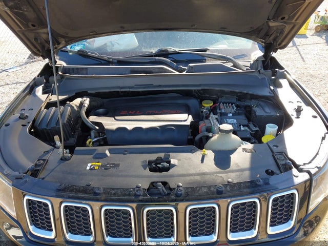 43533685 :رقم المزاد ، 3C4NJCCB5JT211572 vin ، 2018 Jeep Compass Limited Fwd مزاد بيع