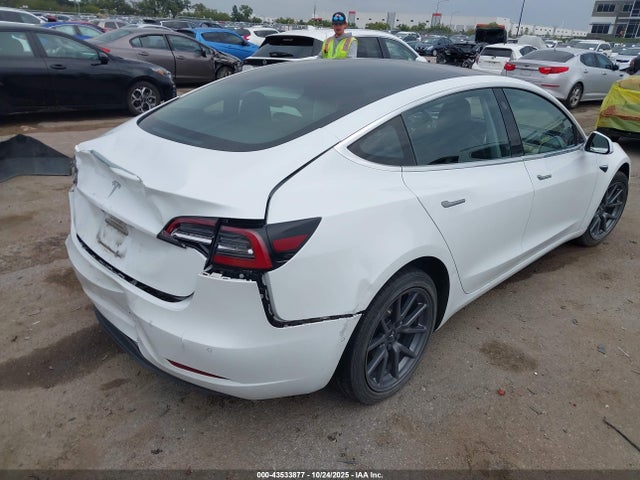 2018 TESLA MODEL 3 5YJ3E1EA1JF059700 Photo 3