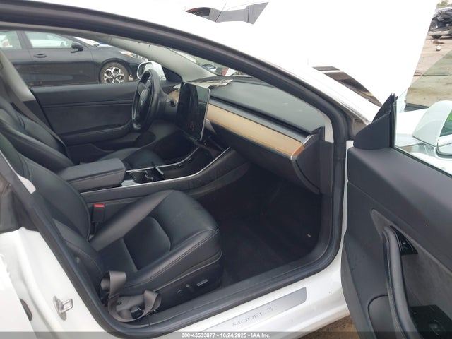 2018 TESLA MODEL 3 5YJ3E1EA1JF059700 Photo 4