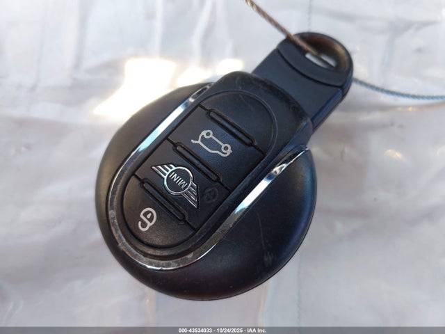 2016 MINI CONVERTIBLE WMWWG5C59G3C19235 Photo 10