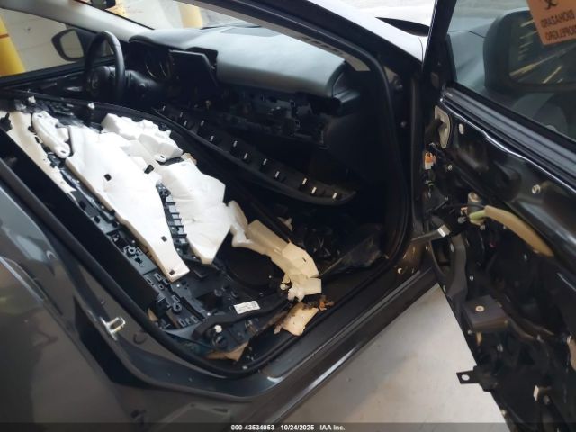 2018 MAZDA MAZDA6 JM1GL1WY1J1335417 Photo 4